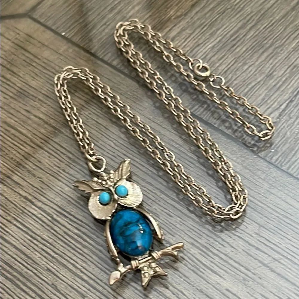 Vintage 1970’s Silver-tone Owl Pendant Necklace with Blue Accents